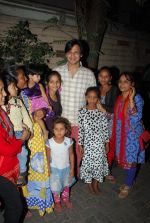 Vivek Oberoi meets fans from Karnataka waiting outside his house in Juhu on 24th March 2015